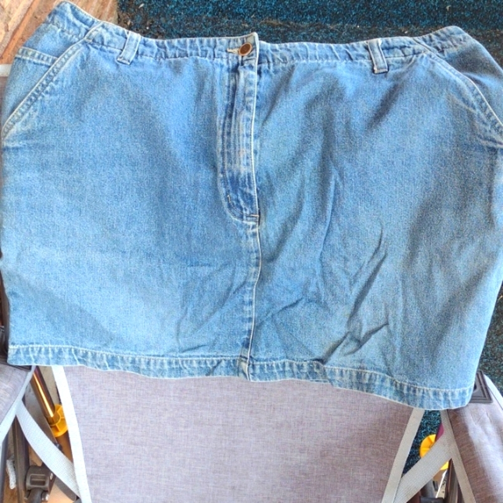 Cute blue denim carpenter skirt ladies size 18W